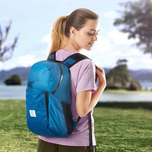 Ultralight folding backpack Naturehike NH17A017-B memiliki kapasitas 22L dan tersedia di tiga warna, biru, grey dan hitam. Tas dapat menapong beban hingga 10kg, untuk unisex dan mempunyai ukuran yang compact karena bisa dilipat ke pouch ukuran kecil dan ringan. Anda bisa mendapatkan produk ini di Erjee Camping Store Bali.