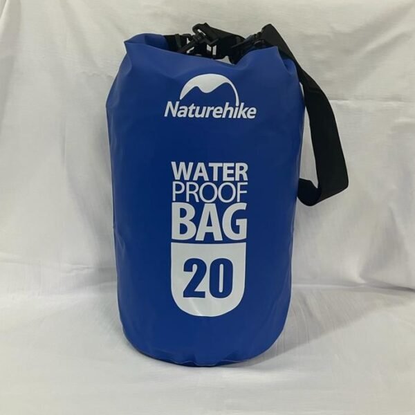 Dry waterproof bag 10L 20L Naturehike FS15M010-J FS15M020-J. Naturehike dry bags with a capacity of 10L and 20L are suitable for storing your luggage without getting wet when doing water sports such as rafting, fishing, trekking, camping, kayaking, etc. You can get this product in Erjee Camping Store Bali.