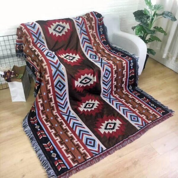 Bohemia women fabric etnic 180 x 230 cm multifungsi dapat digunakan sebagai selimut, alas sofa, sprei,alas meja dan lainnya. Anda bisa mendapatkan produk ini di Erjee Camping Store Bali.