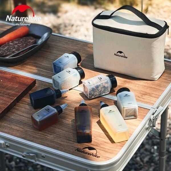 Portable seasoning bottle set Naturehike CNH22CJ043 tersedia di 6in1 dan 8in1, produk ini memudahkan anda dalam menyimpan bumbu-bumbu saat camping, hiking, piknik, maupun kegiatan outdoor lainnya. Anda bisa mendapatkan produk ini di Erjee Camping Store Bali.