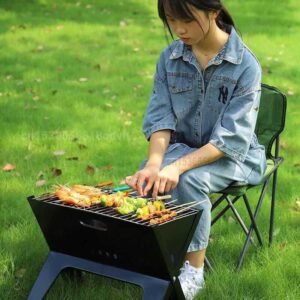 Portable Foldable X-Shaped BBQ grill charcoal grill, dapat dilipat dan mudah untuk disimpan serta mudahdibersihkan. Anda bisa mendapatkan produk ini di Erjee Camping Store. Toko lat camping terlengkap di Bali yang menyediakan perlengkapan camping, hiking dan outdoor.