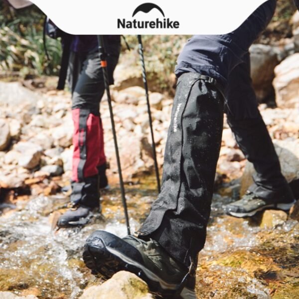 Waterproof Gaiters Hiking Trekking Small Naturehike CNK2450DS011 terbuat dari bahan polymide bagian luar dan polyester bagian dalam sehingga waterproof, kuat, dan tidak mudah sobek. Ringan sehingga mudah untuk disimpan dan bawa. Anda bisa mendapatkan produk ini di Erjee Camping Store Bali.