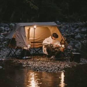 Automatic Roof Off Ground Tent CNH22ZP001 tersedia ukuran double dan single, tenda ini hanya ada di warna brown atau cokelat. Dibuat dengan desain yang ergonomic akan membuat anda merasa nyaman saat tidur. Ini merupakan rekomendasi tenda untuk traveling karena ringan, portable dan mudah untuk di pasang. Anda dapat membeli produk ini di Erjee Camping Store.