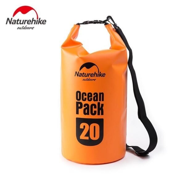 Dry waterproof bag 10L 20L Naturehike FS15M010-J FS15M020-J. Naturehike dry bags with a capacity of 10L and 20L are suitable for storing your luggage without getting wet when doing water sports such as rafting, fishing, trekking, camping, kayaking, etc. You can get this product in Erjee Camping Store Bali.