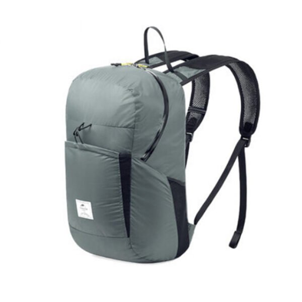 Ultralight folding backpack Naturehike NH17A017-B memiliki kapasitas 22L dan tersedia di tiga warna, biru, grey dan hitam. Tas dapat menapong beban hingga 10kg, untuk unisex dan mempunyai ukuran yang compact karena bisa dilipat ke pouch ukuran kecil dan ringan. Anda bisa mendapatkan produk ini di Erjee Camping Store Bali.