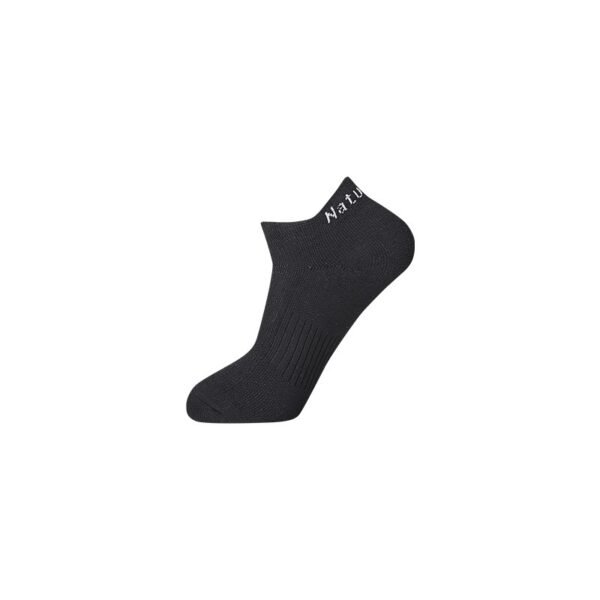 Short and Mid-Tube sport socks Naturehike CYY2421Z1010/CYY2421Z1011 terbuat dari bahan polyester, cotton, nylon dan spandex. Anda bisa mendapatkan kaos kaki ini di Erjee Camping Store Bali.