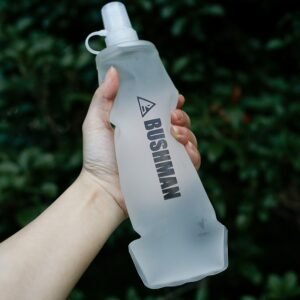 Folding bottle 500ml cocok digunakan saat kegiatan outdoor, karena bisa dilipat hingga ke ukuran yang compact. Anda bisa mendapatkan folding bottle atau botol lipat ini di Erjee Camping Store Bali.