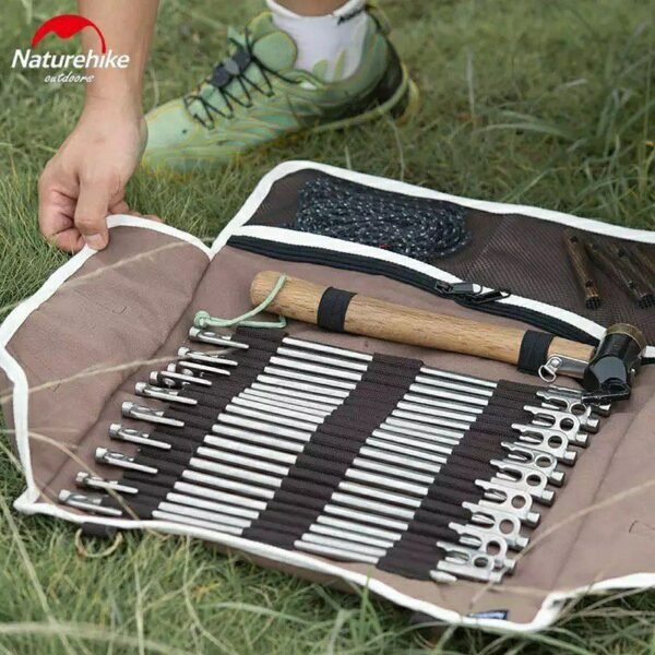 Ground nail storage bag Naturehike NH20PJ093 terbuat dari bahan kanvas yang tebal, kuat dan anti sobek, dilengkapi dengan zipper pocket, handle sehingga mudah untuk dibawa. Cocok digunakan saat camping, hiking maupun piknik. Anda bisa mendapatkan produk ini di Erjee Camping Store Bali.