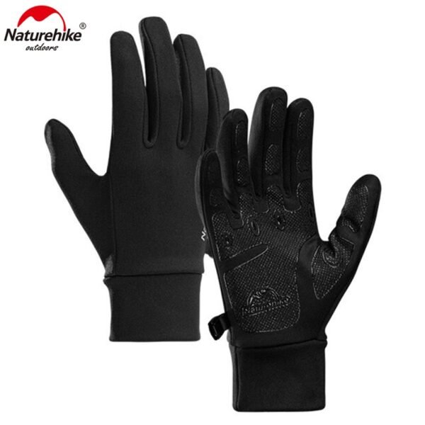 GL10 touch screen non slip gloves Naturehike NH20FS032 terbuat dari bahan polyester dan spandex yang lembut, elastic dan mudah di cuci. Anda bisa mendapatkan produk ini di Erjee Camping Store Bali.