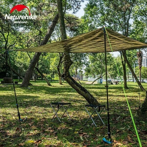 PE aluminium foil moisture Naturehike NH20FCD03 cocok digunakan untuk piknik karena anti air , dapat digulung hingga ke ukuran yang compact sehingga mudah untuk disimpan dan dibawa. Anda bisa mendapatkan alas piknik ini di Erjee Camping Store Bali.