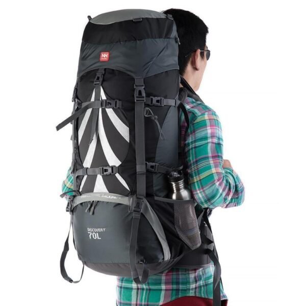 Carrier hiking backpack 70L Naturehike NH16Y020-Q terbuat dari bahan nylon. Keril gunung dapat diatur panjang pendek sesuai tinggi badan. Anda bisa mendapatkan tas gunung ini di Erjee Camping Store, toko alat camping di Bali.