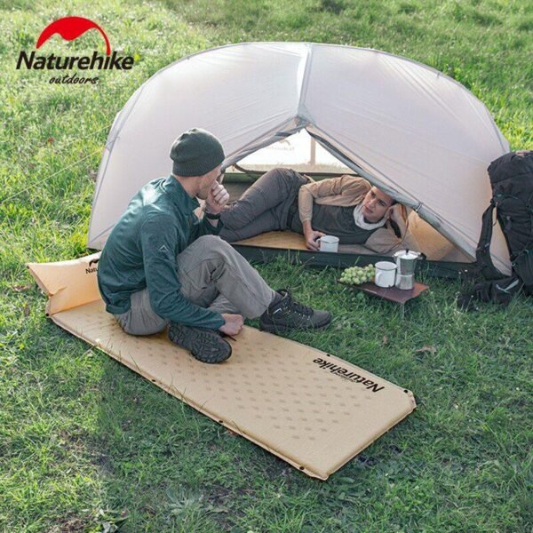 Single Inflatable Sleeping Mat Mattress with Pillow Naturehike NH15Q002-D. Terbuat dari bahan 190T polyester PVC coating dan dilengkapi juga dengan repair kit serta tas penyimpanan. Anda bisa mendapatkan matras ini di Erjee Camping Store Bali.